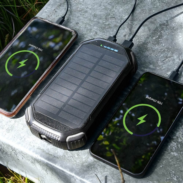MikaMax QI Solar Powerbank 20.000 MAH i gruppen SMARTTELEFON & NETTBRETT / Ladere og Kabler / Powerbanks hos TP E-commerce Nordic AB (D16893)
