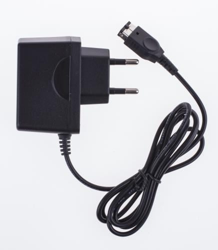 Trade Invaders DS fat/GBA SP AC-adapter (i F&G-pose + etikett) i gruppen Elektronikk / TV-spill & tilbehør / Nintendo 3DS hos TP E-commerce Nordic AB (D17696)