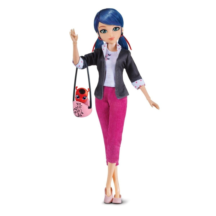 Miraculous Core Fashion Doll - Marinette i gruppen LEKER, BARN OG BABY / Leker / Dukker & tilbehør hos TP E-commerce Nordic AB (D18787)