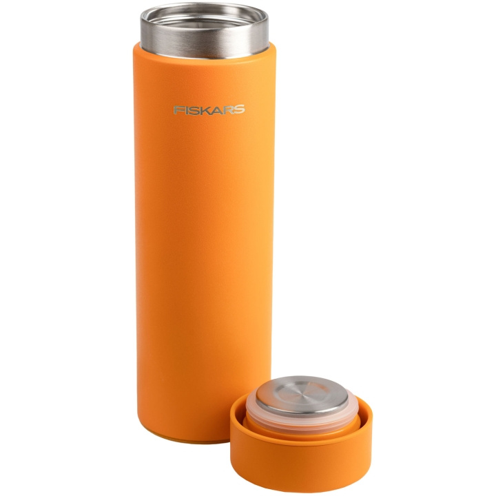 Fiskars Termosflaska orange 0,5 liter On-the-go Bottle i gruppen SPORT, FRITID & HOBBY / Friluftsliv / Termoser og flasker hos TP E-commerce Nordic AB (D19753)