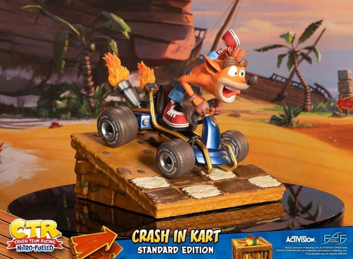 First4Figures Crash Team Racing Nitro-Fueled (Crash in Kart) RESIN Statue i gruppen SPORT, FRITID & HOBBY / Morsomme produkter / Samlerobjekter hos TP E-commerce Nordic AB (D20218)