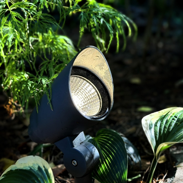 LightsOn Cosmo Markspot 10W 1000lm Grå i gruppen HJEM, HUS OG HAGE / El og belysning / Utendørsbelysning hos TP E-commerce Nordic AB (D21652)