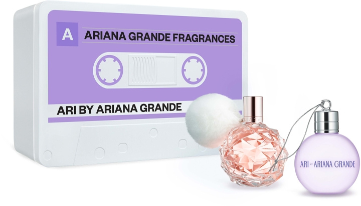 Ariana Grande ARI Gaveeske i gruppen HELSE OG SKJØNNHET / Duft og parfyme / Parfyme / Parfyme for henne hos TP E-commerce Nordic AB (D22017)
