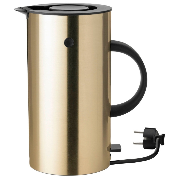 Stelton EM77 Vannkoker 1,5 L (børstet messing) i gruppen HJEM, HUS OG HAGE / Husholdningsapparater / Vann og juice / Vannkokere hos TP E-commerce Nordic AB (D22708)
