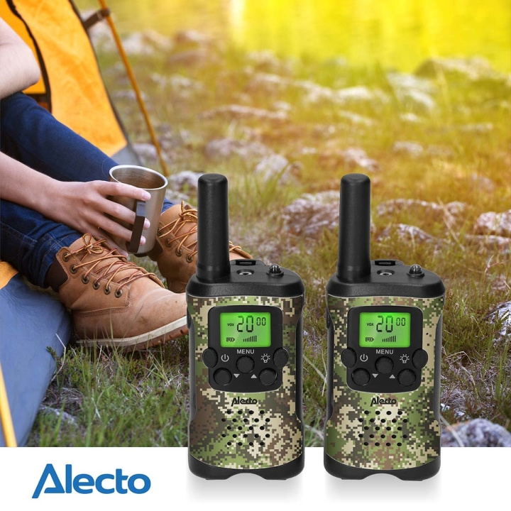 Alecto Sett med 2 walkie talkies med rekkevidde på opptil 7 kilometer Kamuflasje i gruppen SPORT, FRITID & HOBBY / Friluftsliv / Walkie talkie hos TP E-commerce Nordic AB (D25015)