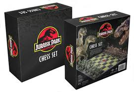 Noble Collection Jurassic Park-sjakkspill i gruppen SPORT, FRITID & HOBBY / Morsomme produkter / Samlerobjekter hos TP E-commerce Nordic AB (D28554)