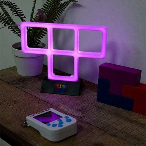 Tetris Lilla neonlys - Lilla - 21 cm x 14 cm i gruppen LEKER, BARN OG BABY / Barnerom / Belysning / Bordlamper hos TP E-commerce Nordic AB (D30192)