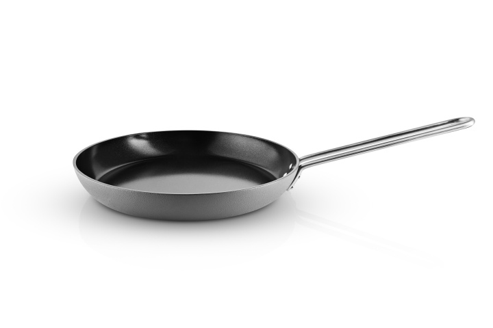 Eva Trio Grey Line stekepanne - Grå - 28 cm i gruppen HJEM, HUS OG HAGE / Kjøkkenutstyr / Stekepanner hos TP E-commerce Nordic AB (D31071)