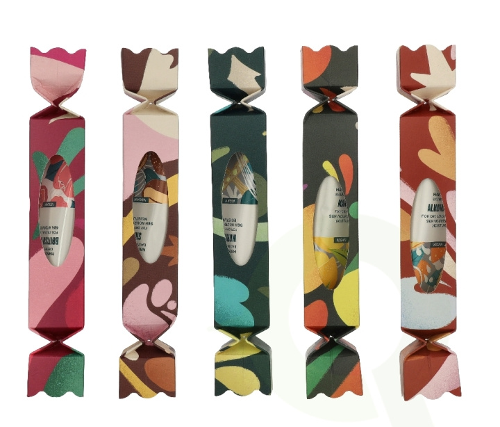 The Body Shop G3 Collection Hand Trio Set 160 ml Hand Creams 30ml/Hand Balm 30ml/Hand Soap 100g i gruppen HELSE OG SKJØNNHET / Manikyr/pedikyr / Håndkrem hos TP E-commerce Nordic AB (D33900)