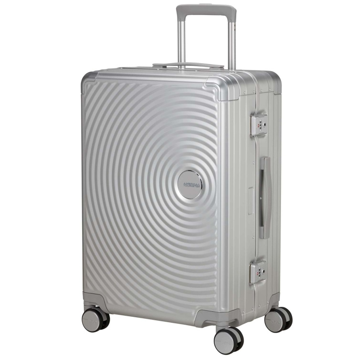 American Tourister Resväska Soundbox Aluminium 68 Medium Silver i gruppen SPORT, FRITID & HOBBY / Reise / Kofferter hos TP E-commerce Nordic AB (D34456)