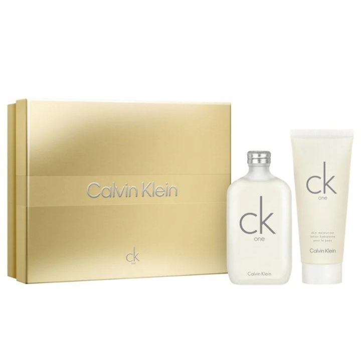 Calvin Klein Giftset Calvin Klein Ck One Edt 200ml + Body Lotion 200ml i gruppen HELSE OG SKJØNNHET / Duft og parfyme / Parfyme hos TP E-commerce Nordic AB (D35673)