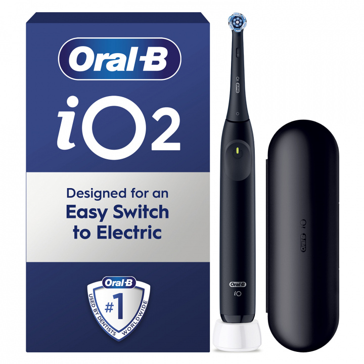Oral B Eltandborste iO2 Black Limited Edition med resefodral i gruppen HELSE OG SKJØNNHET / Munnpleie / Elektriske tannbørster hos TP E-commerce Nordic AB (D40691)
