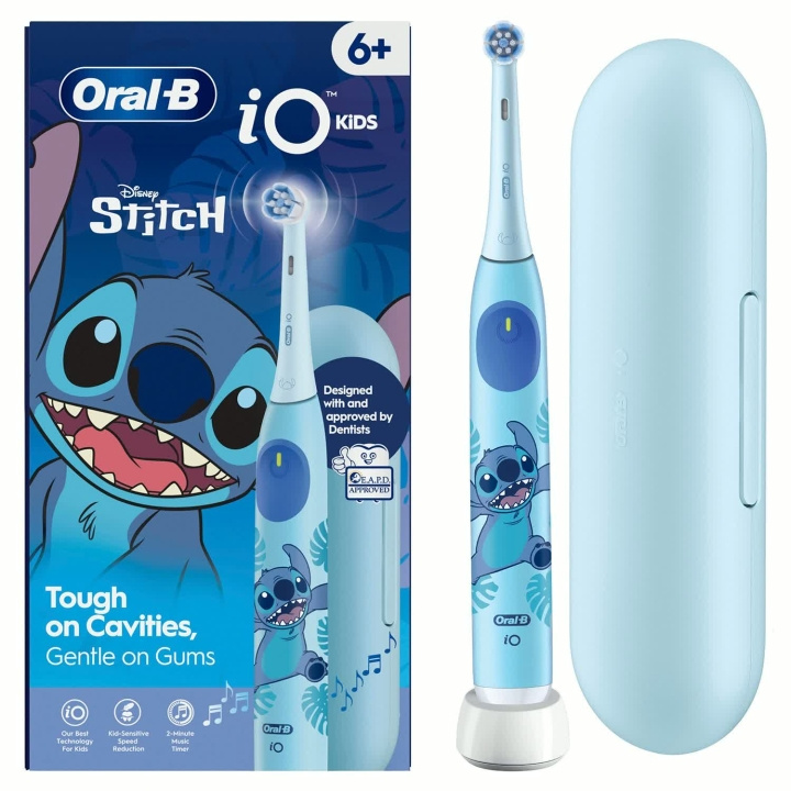 Oral B Eltandborste iO2 Junior Stitch + resefordral i gruppen HELSE OG SKJØNNHET / Munnpleie / Elektriske tannbørster hos TP E-commerce Nordic AB (D42831)