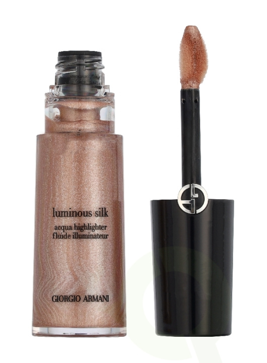 Armani Luminous Silk Acqua Highlighter 12 ml #3 Dawn i gruppen HELSE OG SKJØNNHET / Makeup / Makeup ansikt / Contour/Highlight hos TP E-commerce Nordic AB (D45055)