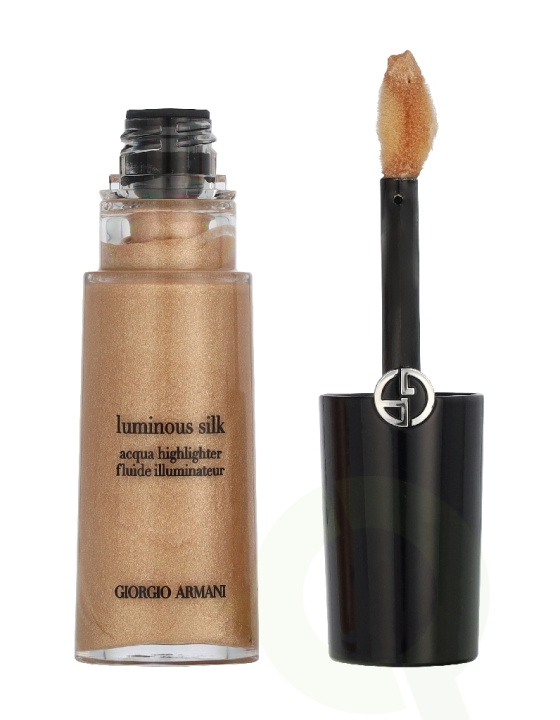 Armani Luminous Silk Acqua Highlighter 12 ml #2 Stellar i gruppen HELSE OG SKJØNNHET / Makeup / Makeup ansikt / Contour/Highlight hos TP E-commerce Nordic AB (D45056)