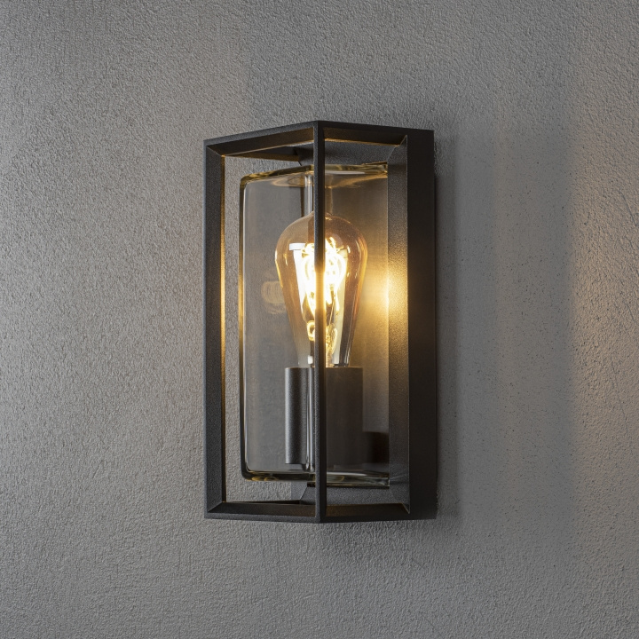 Konstsmide Vägglampa Brindisi sensor E27 sv. Konstsmide i gruppen Elektronikk / Lys / Vegglamper hos TP E-commerce Nordic AB (D45881)