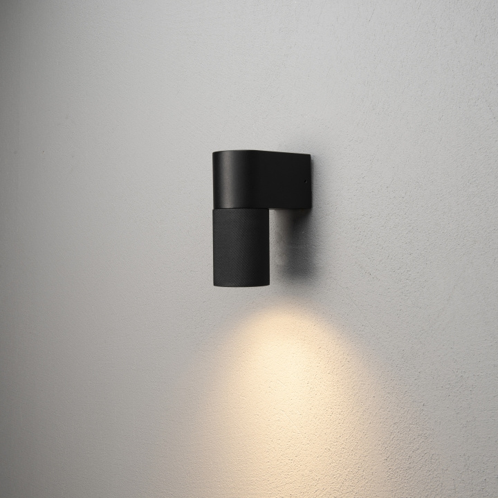 Konstsmide Vägglampa Temi ner GU10 svart Konstsmide i gruppen Elektronikk / Lys / Vegglamper hos TP E-commerce Nordic AB (D46009)