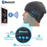 Strikket lue med innebygde Bluetooth-hodetelefoner, Cerise Strikket lue med innebygde Bluetooth-hodetelefoner, Cerise