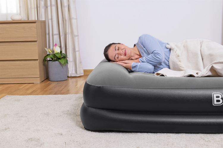 Bestway luftmadrass med innebygd pumpe XL