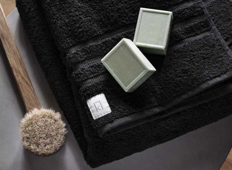 Kosta Linnewäfveri Håndkle Svart 90x150cm Kosta Linnewäfveri Håndkle Svart 90x150cm