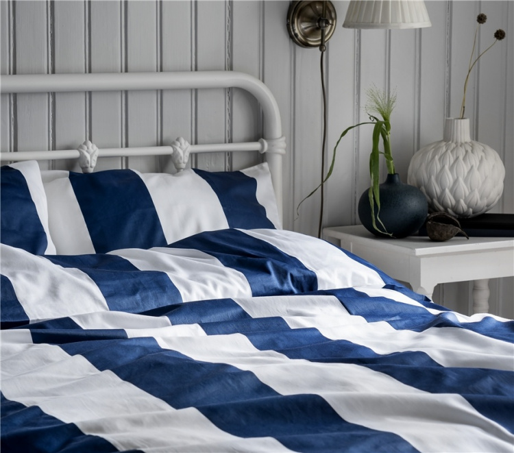 Kosta Linnewäfveri Fjällbacka Satin 2-pakning, Navy Kosta Linnewäfveri Fjällbacka Satin 2-pakning, Navy