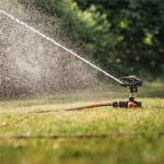 Fiskars Impulsspreder med jordspyd