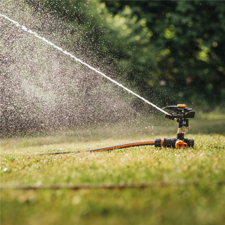 Fiskars Impulsspreder med jordspyd