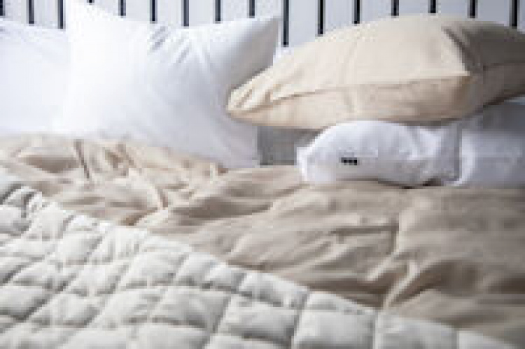 Kosta Linnewäfveri Sengeteppe 180x260, Sand Kosta Linnewäfveri Sengeteppe 180x260, Sand