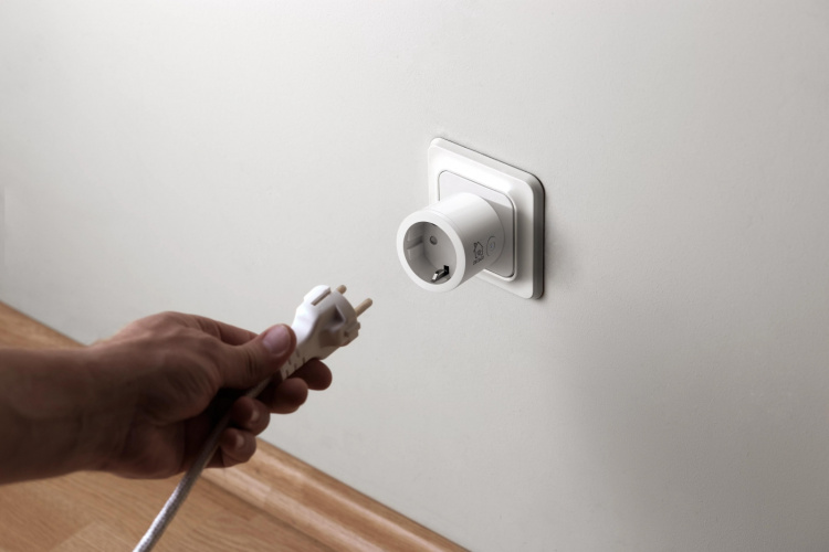 DELTACO SMART HOME bryter, WiFi, 1xCEE 7/3, 10A, timer, hvit DELTACO SMART HOME bryter, WiFi, 1xCEE 7/3, 10A, timer, hvit