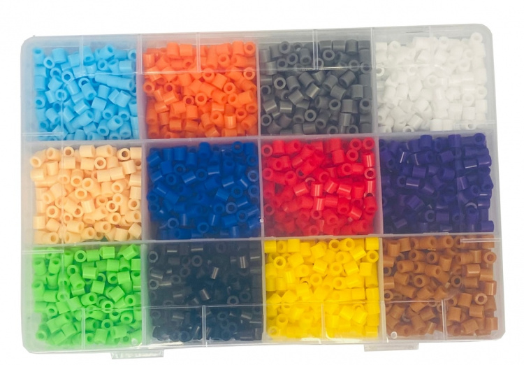 Perlesett med 3600 rørperler med tilbehør, 12 farger Perlesett med 3600 rørperler med tilbehør, 12 farger