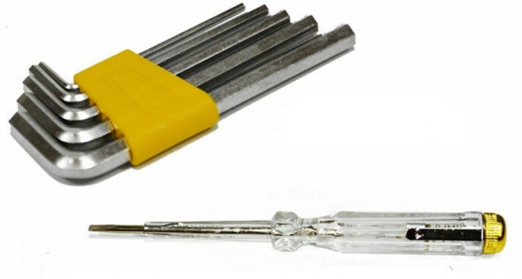 Liten verktøykasse med 11 verktøy Liten verktøykasse med 11 verktøy