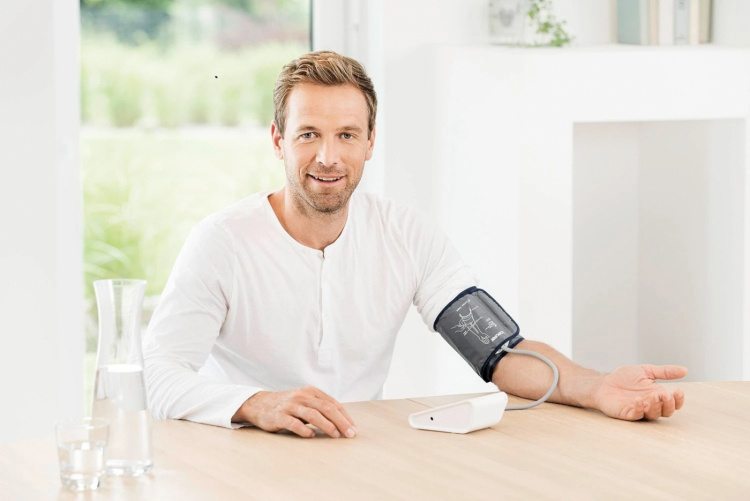 Beurer BM 28 Helautomatisk blodtrykksmåler for overarm