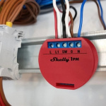 Shelly 1PM fjernstyrt bryter med energimåling og WiFi