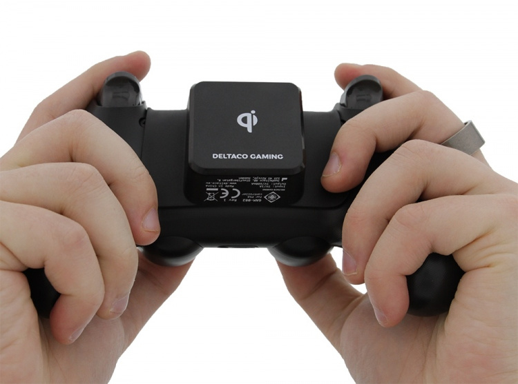 DELTACO GAMING qi-mottaker for trådløs lading for PS4-kontroller, svart