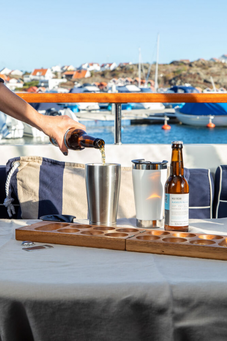 Orrefors Jernverk Vakuumisolert krus med flaskeåpner, hvit Orrefors Jernverk Vakuumisolert krus med flaskeåpner, hvit