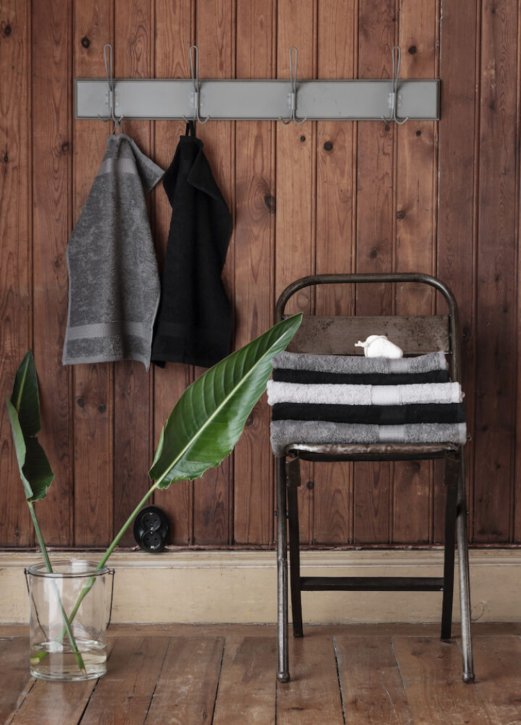 Queen Anne Frotté 420g, 30x50 cm, Svart Queen Anne Frotté 420g, 30x50 cm, Svart