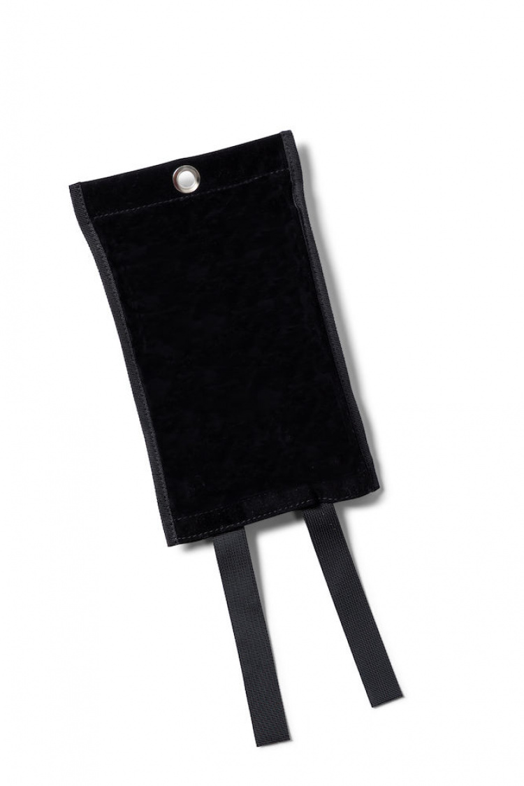 Kosta Linnewäfveri Brannteppe semsket skinn, svart Kosta Linnewäfveri Brannteppe semsket skinn, svart