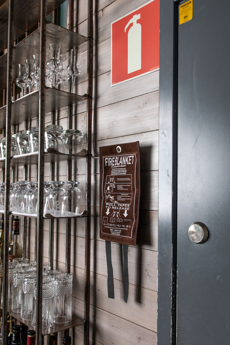 Kosta Linnewäfveri Brannteppe semsket skinn, hvit Kosta Linnewäfveri Brannteppe semsket skinn, hvit