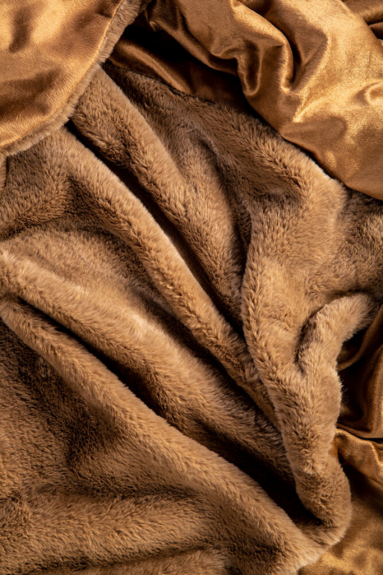 Kosta Linneväfveri Pledd i fuskepels Nordby, Nougat