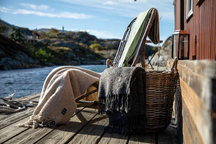 Kosta Linneväfveri Plaid Sjövallen, Beige