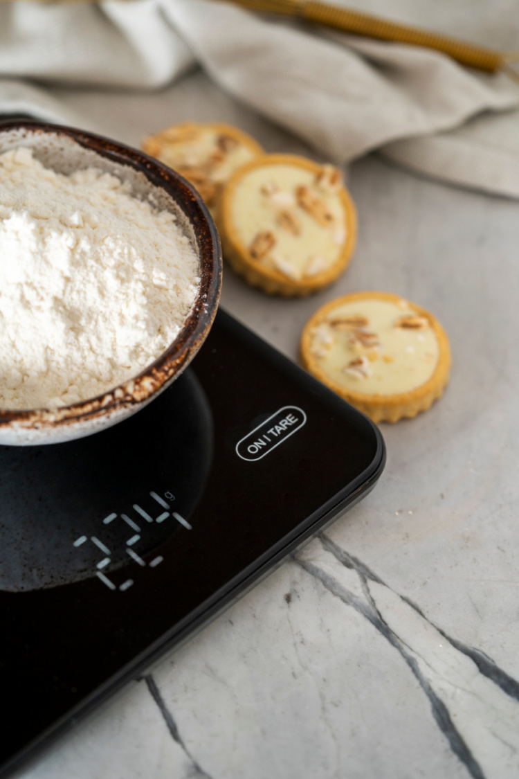 Adler AD 3177b Kjøkkenvekt 10 kg, USB-lading, svart