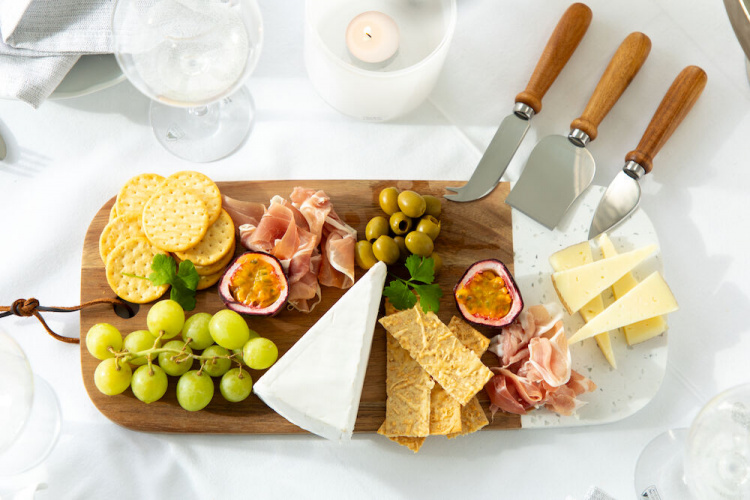 Orrefors Jernverk Ostebrett med tre kniver