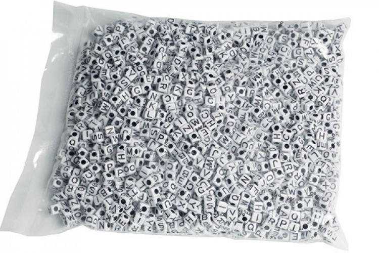 Pearl`n fun Bokstavperler 7 mm svart/hvit, 500 g Pearl`n fun Bokstavperler 7 mm svart/hvit, 500 g