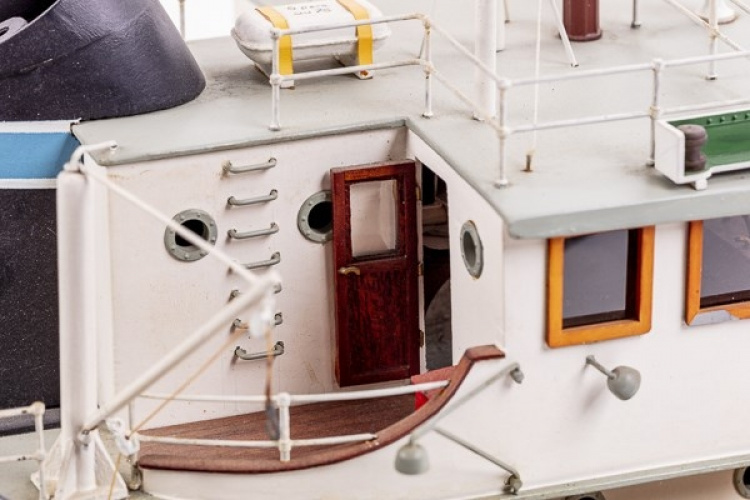 1:50 Nordkapp - skrog i tre