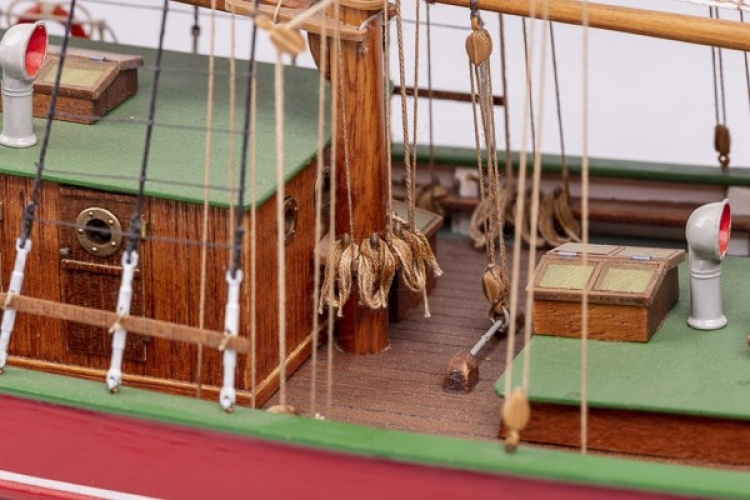 1:50 Lilla Dan - Skrog i tre 1:50 Lilla Dan - Skrog i tre