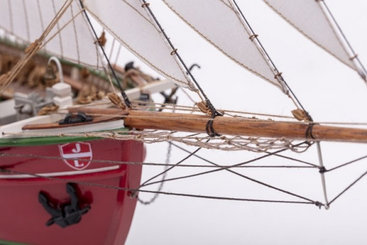 1:50 Lilla Dan - Skrog i tre 1:50 Lilla Dan - Skrog i tre