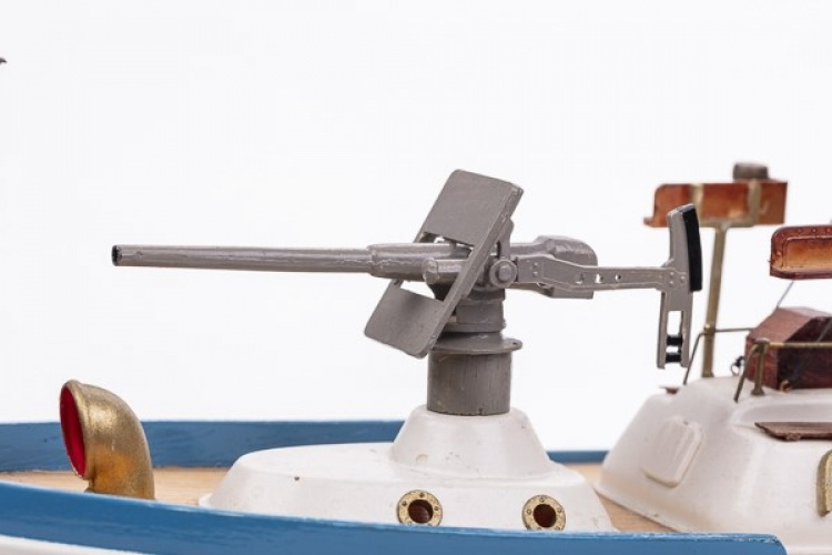 1:35 H.M.S. Renown - plastskrog 1:35 H.M.S. Renown - plastskrog