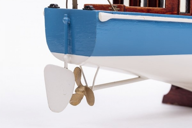 1:35 H.M.S. Renown - plastskrog 1:35 H.M.S. Renown - plastskrog