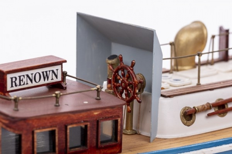1:35 H.M.S. Renown - plastskrog 1:35 H.M.S. Renown - plastskrog