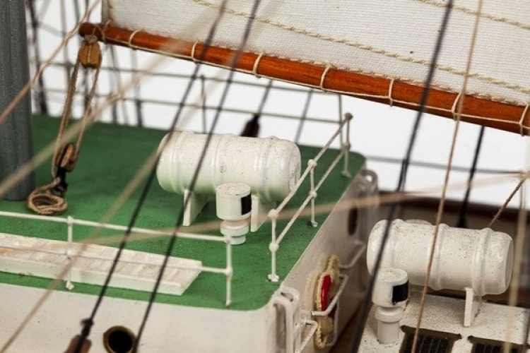 1:75 Sir Winston Churchill - Skrog i tre 1:75 Sir Winston Churchill - Skrog i tre